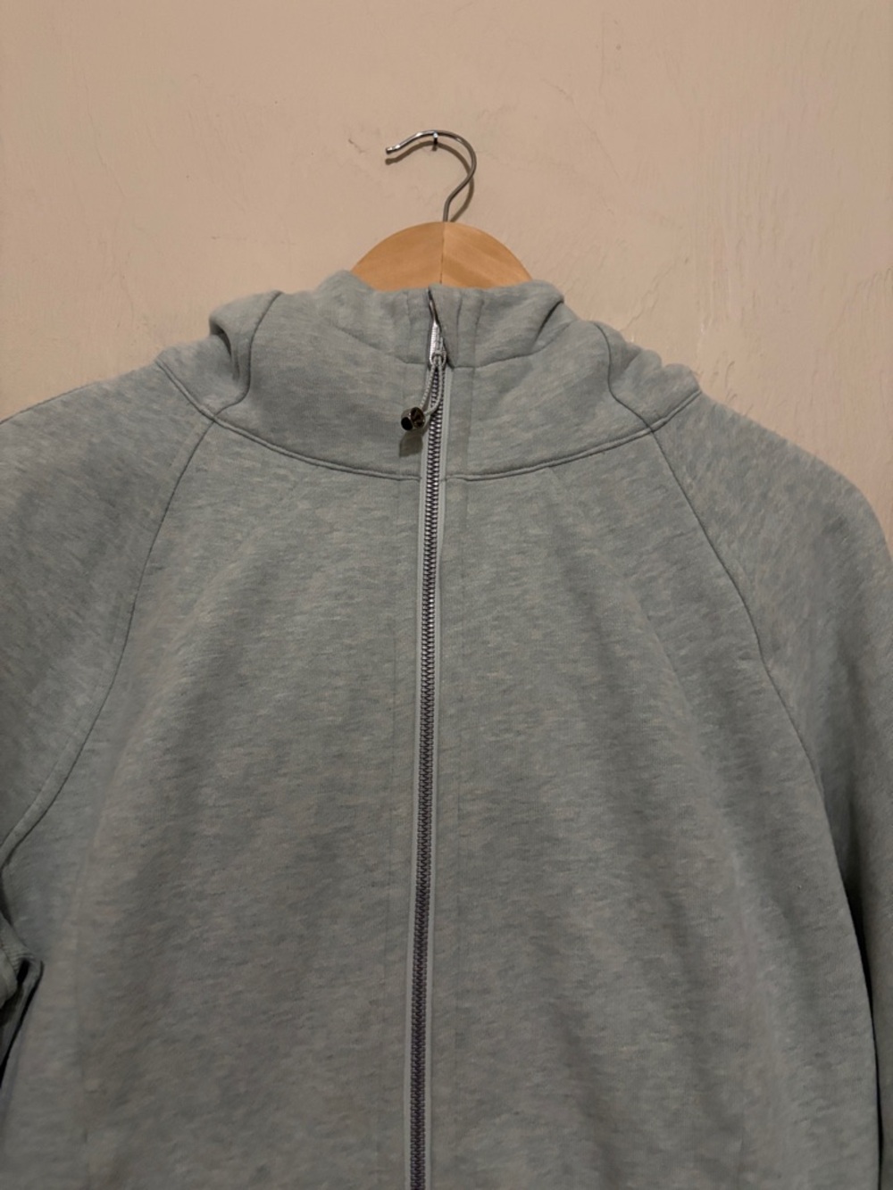 Lululemon Light Mint Green Scuba Full-Zip Hoodie. Worn Once. Excellent Condition - Picture 4 of 11